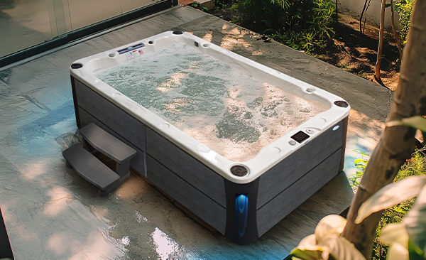 Deck Series Gladstone hot tubs for sale